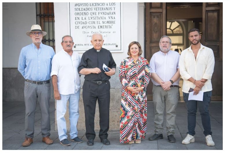 Santa Eulalia lucirá en su besamanos del 29 de septiembre el traje de seda y plata, recientemente restaurado por el Ayuntamiento