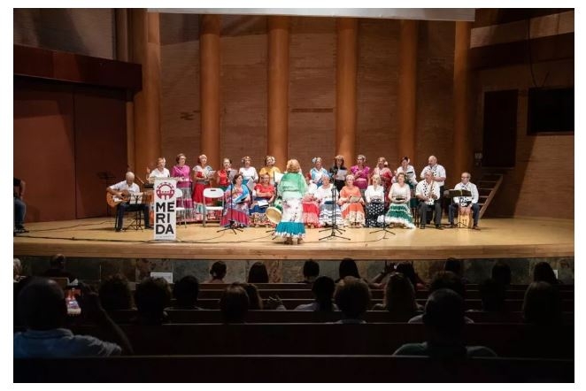 Los mayores de la ciudad protagonizan una Gala en el Centro Cultural Alcazaba