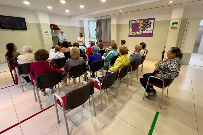 El Centro de Mayores de la Zona Sur celebra el Certamen Poético Mártir Santa Eulalia