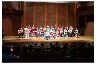 Los mayores de la ciudad protagonizan una Gala en el Centro Cultural Alcazaba