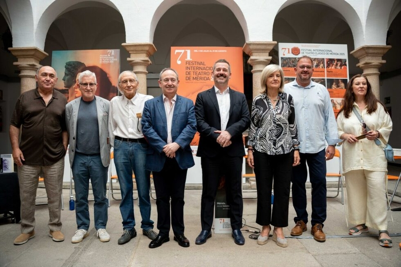 El alcalde destaca a Mérida como la capital escénica de España en la inauguración d la 71 edición del Festival de Teatro