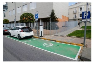 El Ayuntamiento de Mérida garantiza el mantenimiento y la gratuidad de los puntos de recarga de vehículos eléctricos