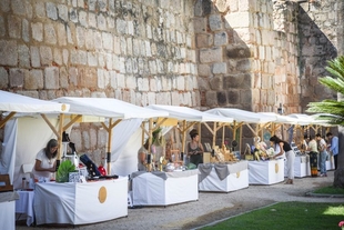El Parque de las Méridas del Mundo acoge del 30 de julio al 2 de agosto una nueva edición del Mercado de Artesanía de Verano