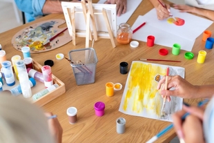 El Ayuntamiento de Mérida oferta 624 plazas en los talleres infantiles de otoño del Centro de Ocio Joven El Economato para fomentar el ocio saludable